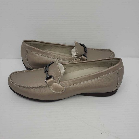 Munro American Womens Kimi Loafer Flat Shoes Beige Leather Horsebit 6.5 M New - Picture 8 of 16